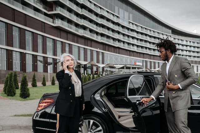 Mastering Comfort and Punctuality: The Ultimate Guide to Chauffeur Service Airport 3