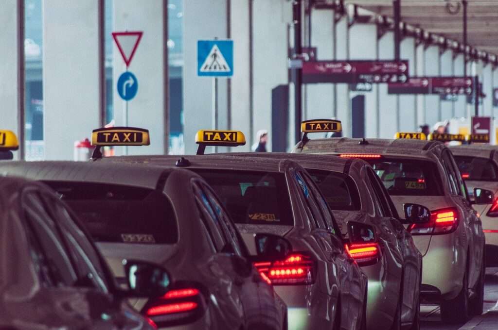 "Mastering Convenience: Unveiling the Top-Ranked Airport Car Services Near You" 3