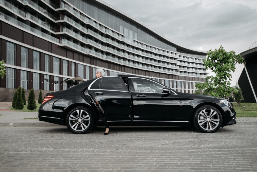 "Luxury on Wheels: Unveiling the Best-in-Class 10029 Car Service Experience" 3