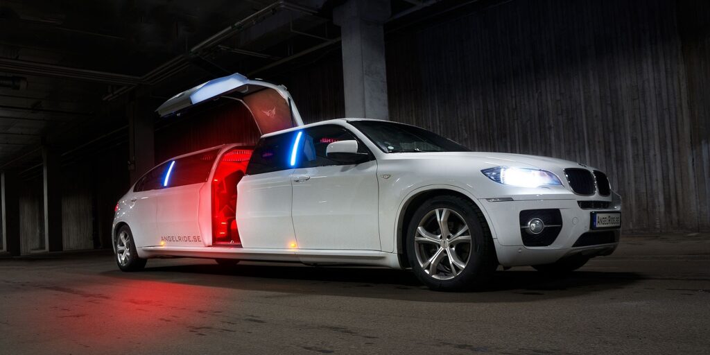 Unveiling Luxury: A Comprehensive Guide to Party Limousines with JetBlack Transportations 9