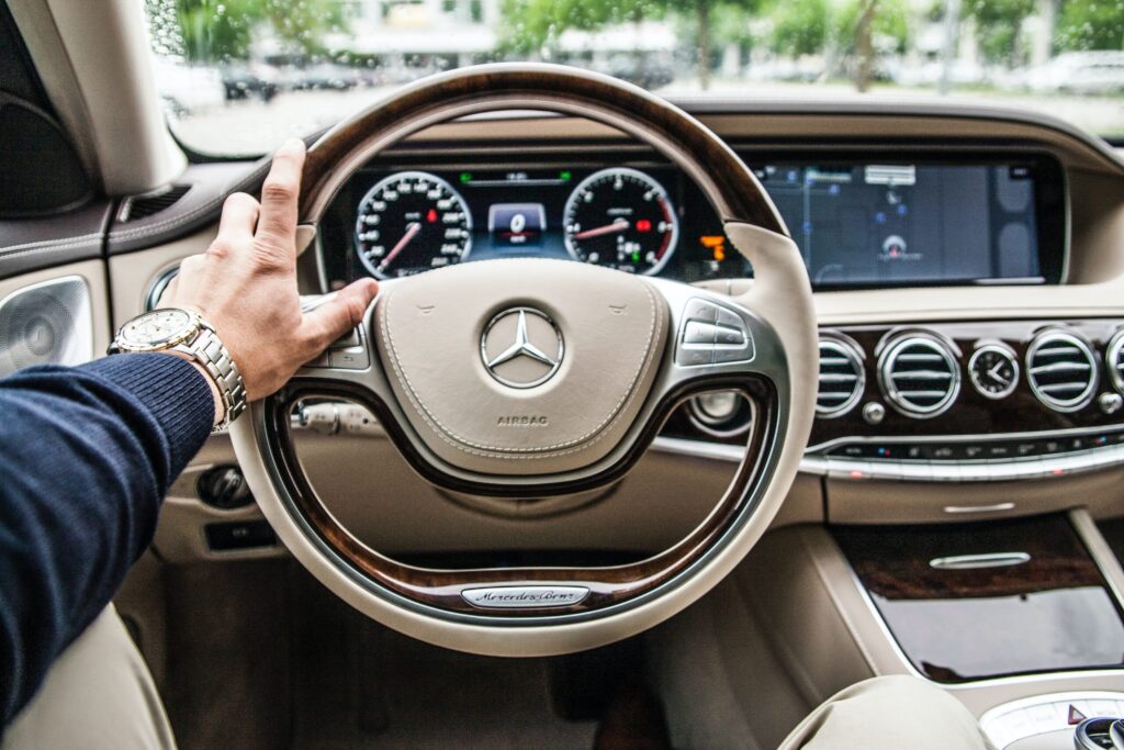 Navigating Luxury and Punctuality: Unveiling the Best Car Service in 10013 New York 9